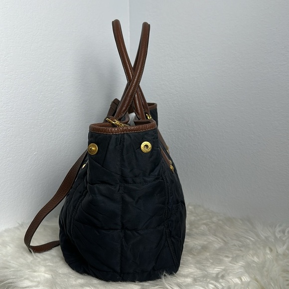 Elegant Brown Leather Women's Bag - Picture 9 of 17